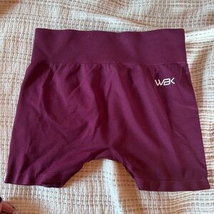 PURPLE WOMENS GYM SHORTS